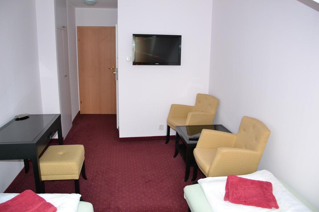 Hotel&Restauracja Zlote Runo Góra Kalwaria الغرفة الصورة