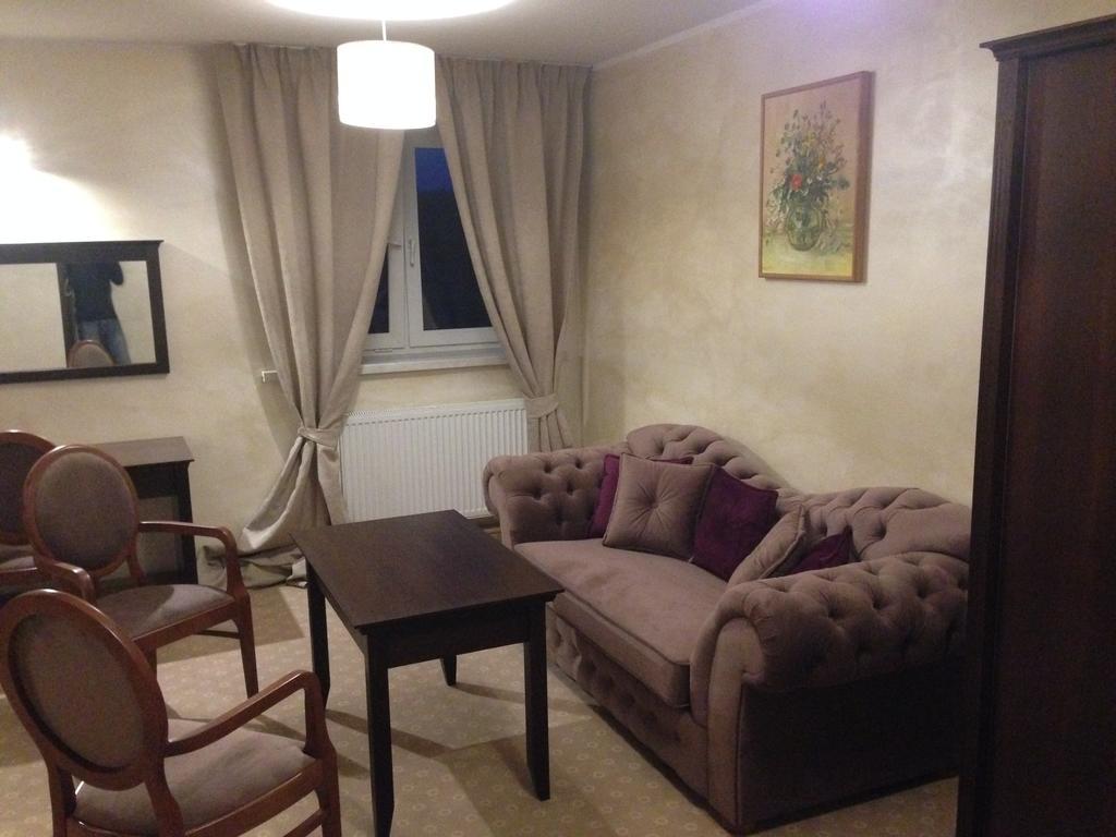 Hotel&Restauracja Zlote Runo Góra Kalwaria المظهر الخارجي الصورة